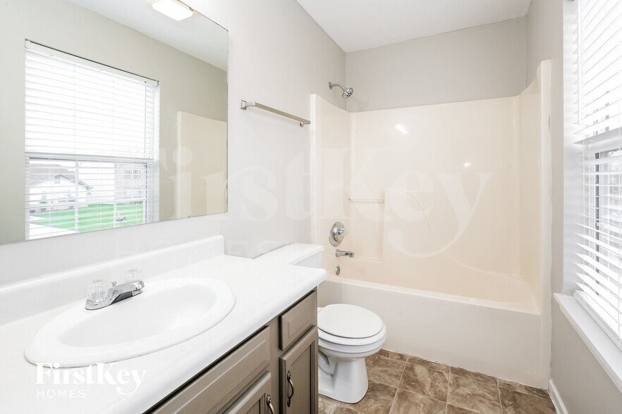 Building Photo - 2913 Briarchase Ct