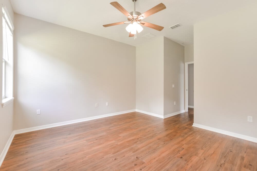 Building Photo - 10469 Moss Rose Way