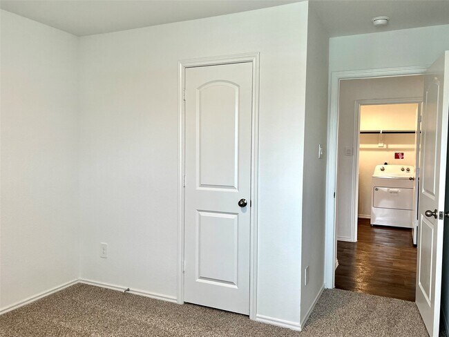 Building Photo - 5130 Cherry Tallow Trl