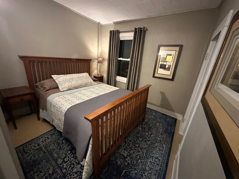 Building Photo - 105 S Park Ave