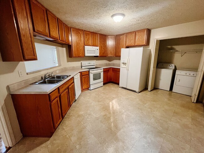 Building Photo - 511 Owens St