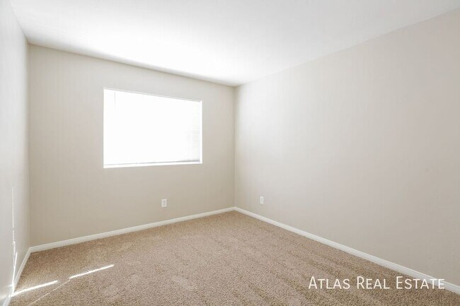 Building Photo - 4933 Via Luis Ct