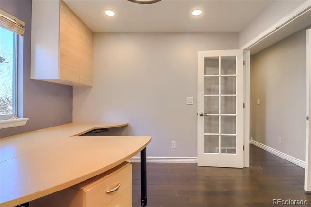 Building Photo - 16229 Hedgeway Dr