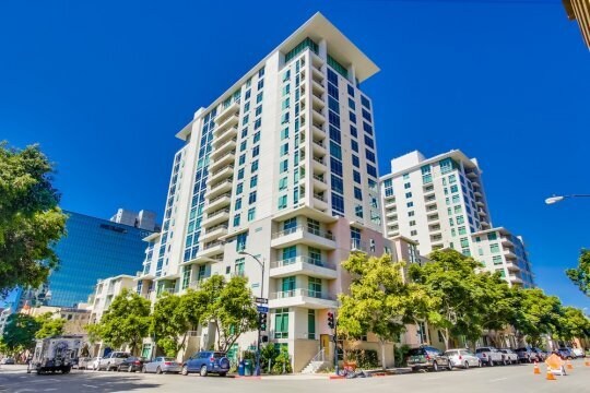 Acqua Vista - 425 W Beech St