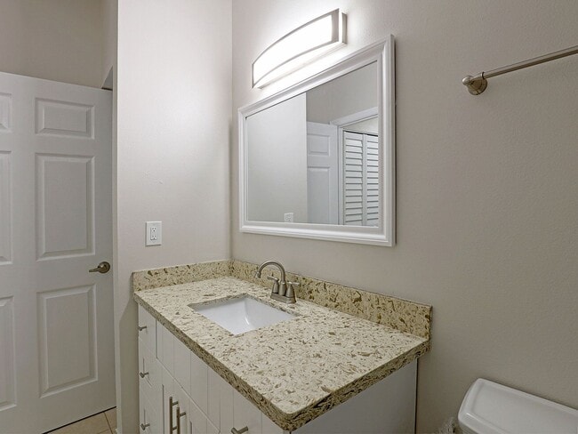 Building Photo - Royal Greens 11480-102