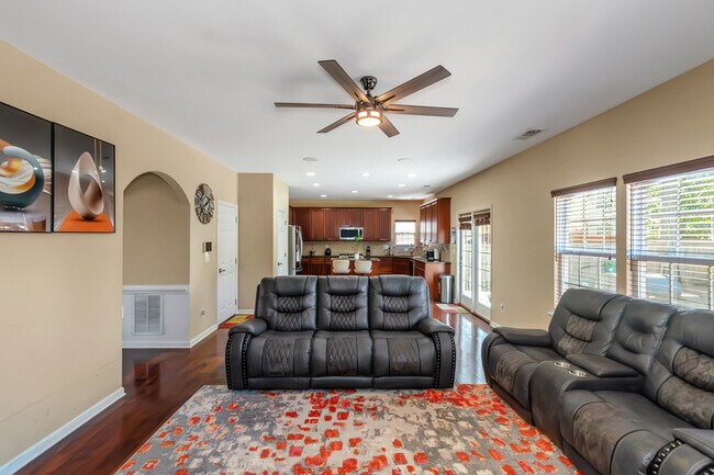 Building Photo - 3863 Pin Oak St