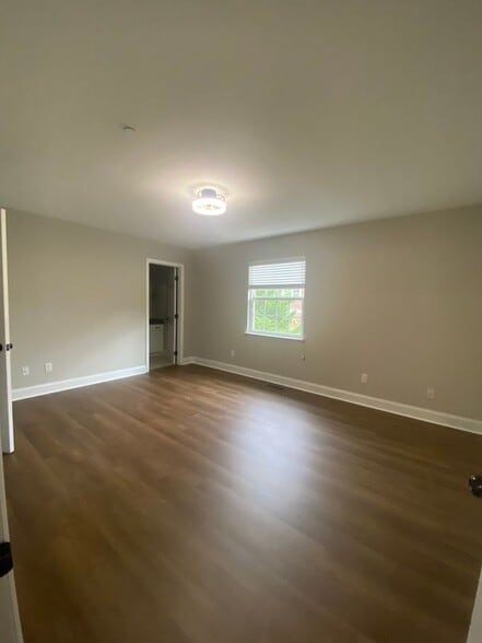 Building Photo - 1114 Maple Tree Ln