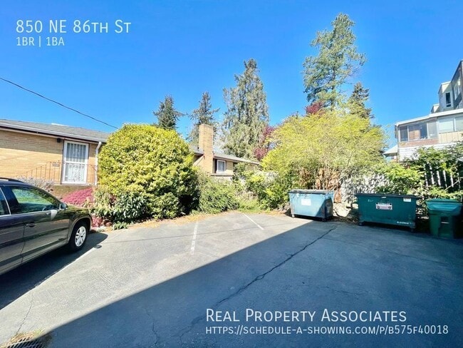 Building Photo - 850 NE 86th St