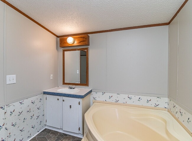 Building Photo - *Excellent Location* 2 BR | 2 BA Singlewide in Goldsboro