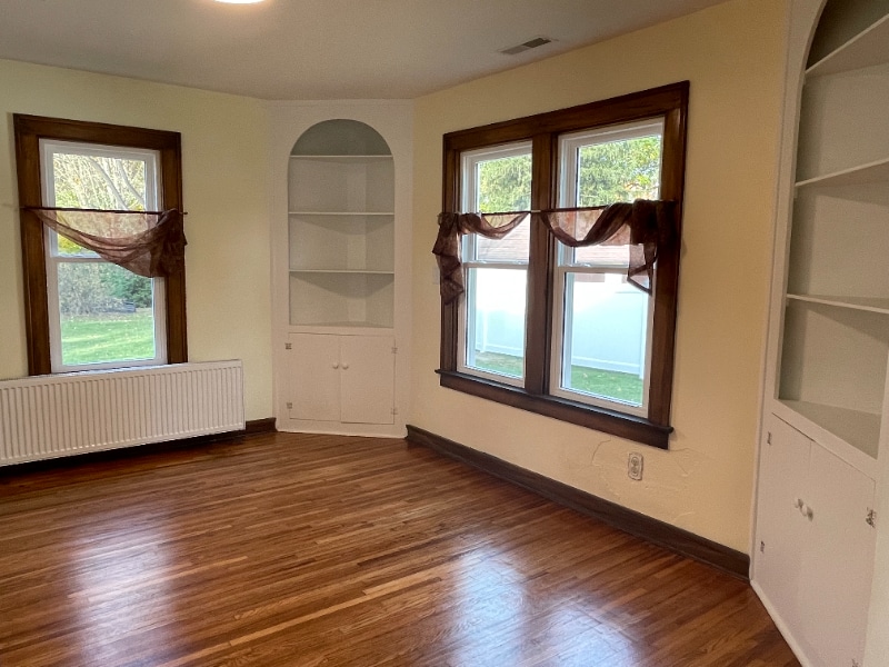 Building Photo - 208 W 3rd St