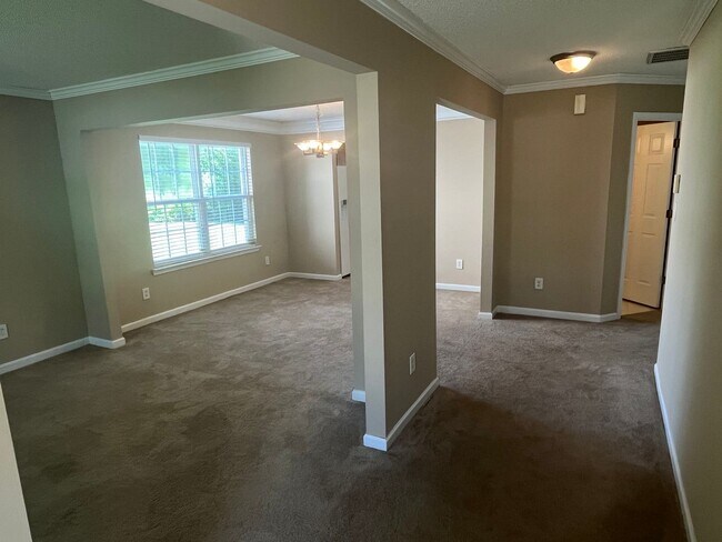 Building Photo - 10410 Pickerel Ln