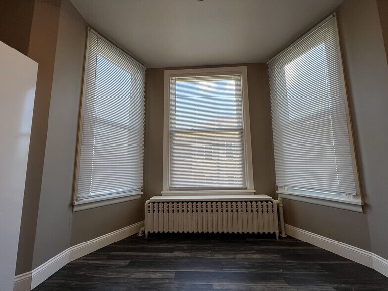 Building Photo - 143 Seminary Ave