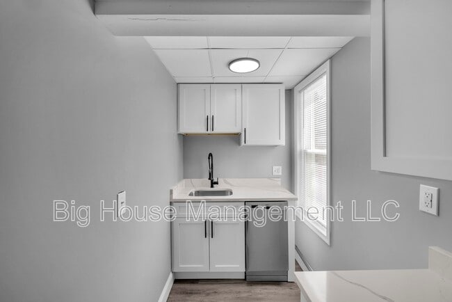 Building Photo - 1725 Hollins St