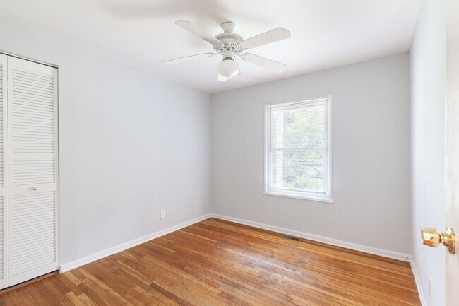 Building Photo - 3BR/2.5BA in Ideal Smyrna Location w/ Deck...