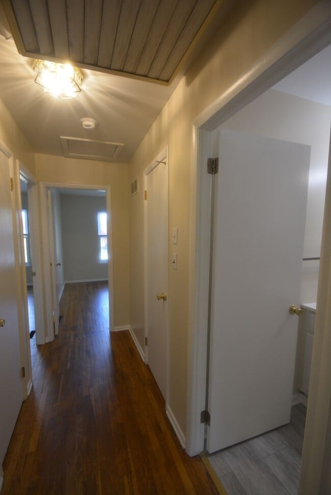 Building Photo - Recently Updated 3 Bedroom 1 Bath in Newar...