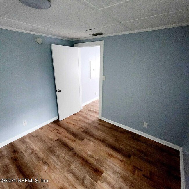 Building Photo - 1735 Brackland St