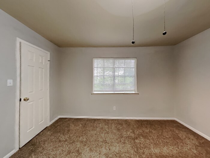Building Photo - 25622 Oakridge Forest Ln