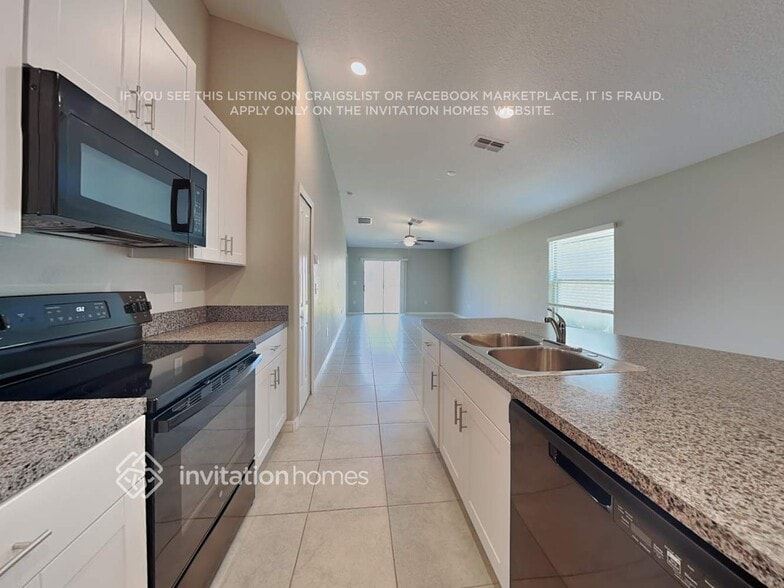 Building Photo - 7112 Paradise Island Ct