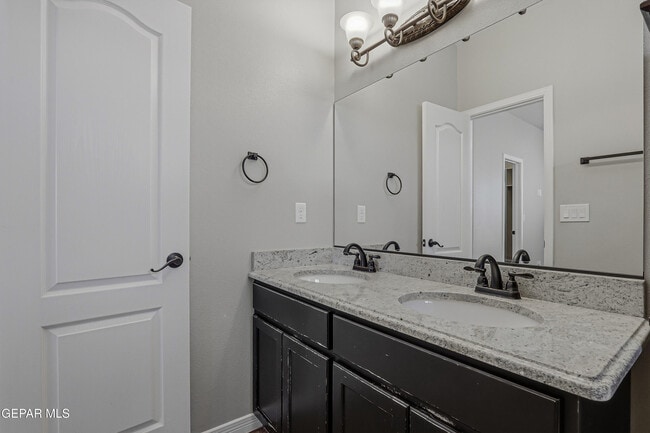 Building Photo - 2508 Eastern Sky St