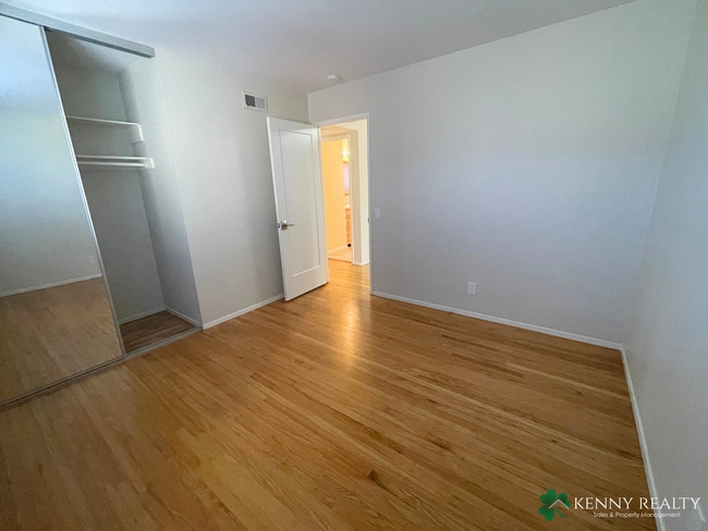 Building Photo - Spacious Four Bedroom Home in Westborough Neighborhood in South San Francisco