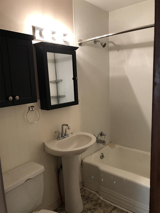 Building Photo - 2212 Ward St