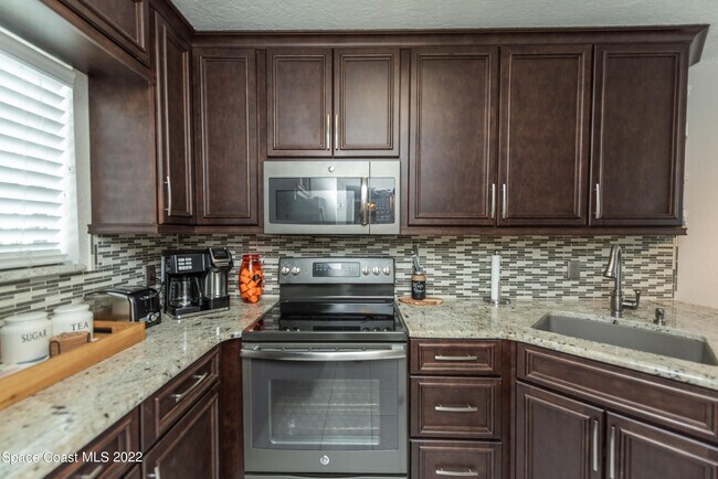 Building Photo - 225 Ocean Park Ln