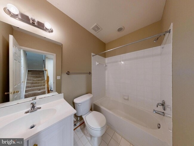 Building Photo - 9321 Hundith Hill Ct