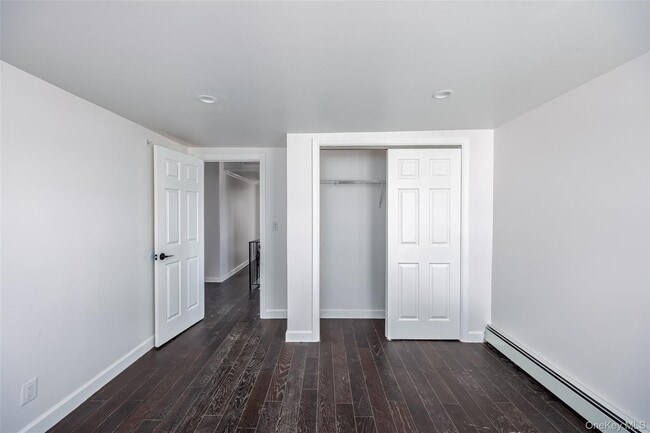 Building Photo - 33 Dock Dr