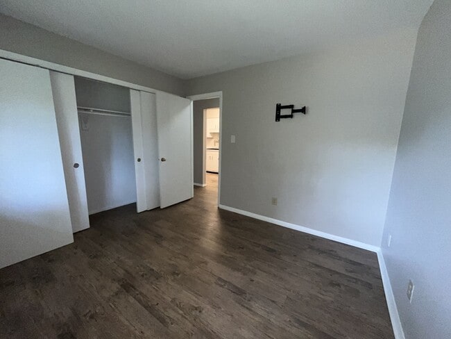 Building Photo - 1212 Schaub Dr