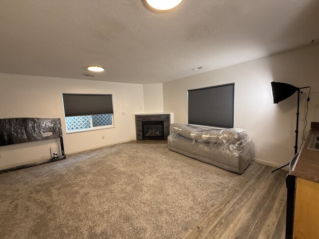 Building Photo - 8633 Chase Cir