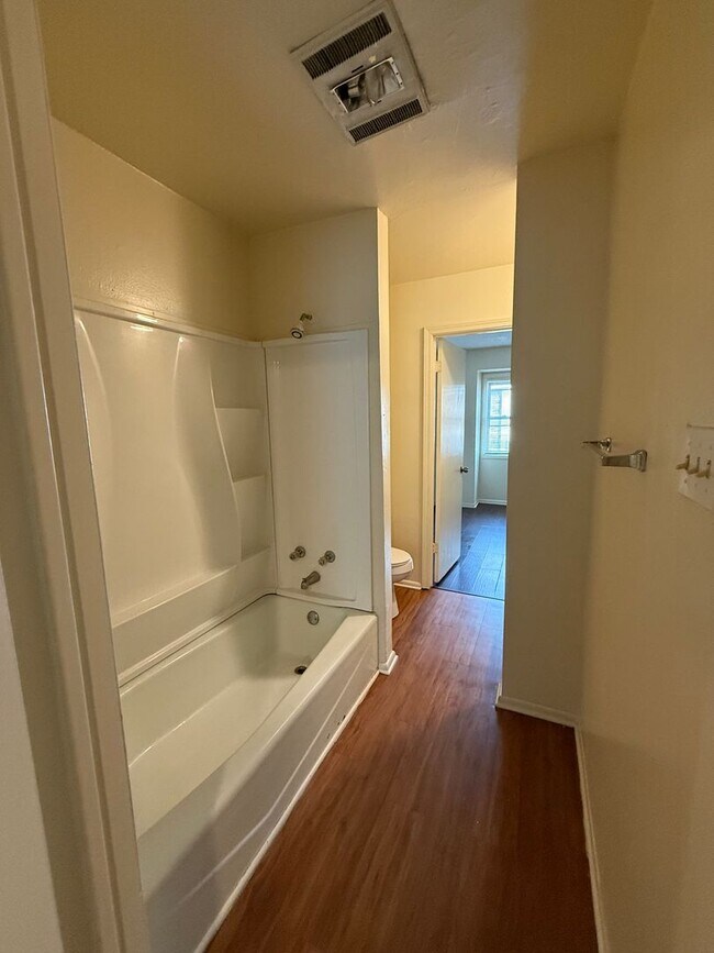 Building Photo - 8717 Granite Dr