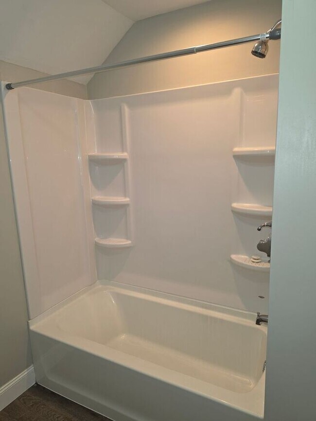 Building Photo - Three Bedroom Single Family home