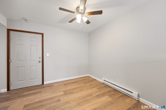 Building Photo - 46 N Cherry St