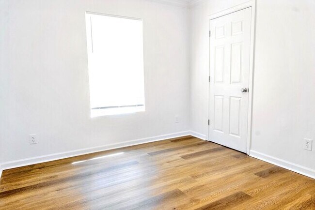 Building Photo - **Cozy 3 Bedroom 2 Bathroom home in Atlant...