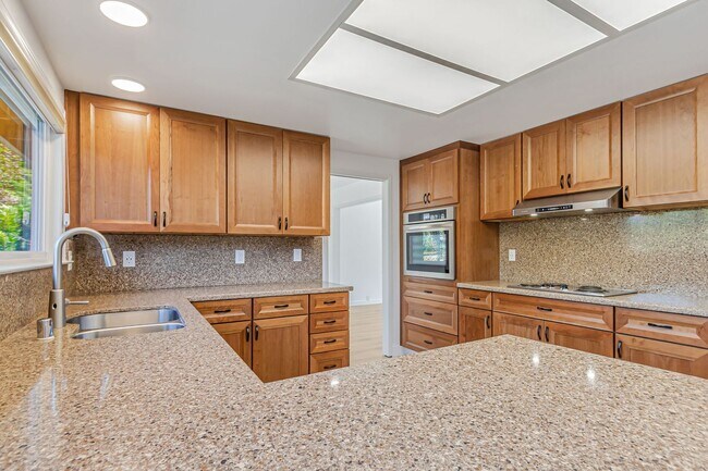 Building Photo - Stunning Updated Home in Almaden Valley