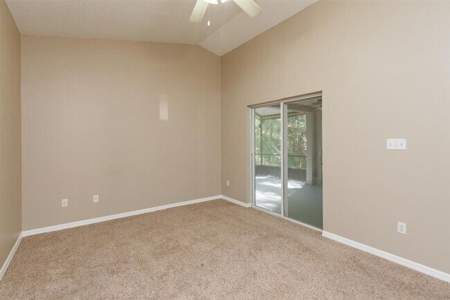 Building Photo - Single Family Home Like New