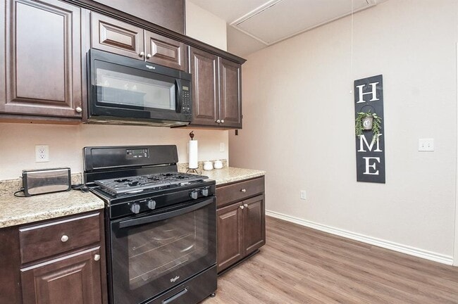 Building Photo - 205 De Koven St
