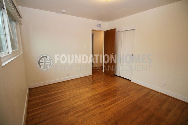 Building Photo - Spacious Single-Level 4BD/2BA Home in Terra Linda - FOUNDATION