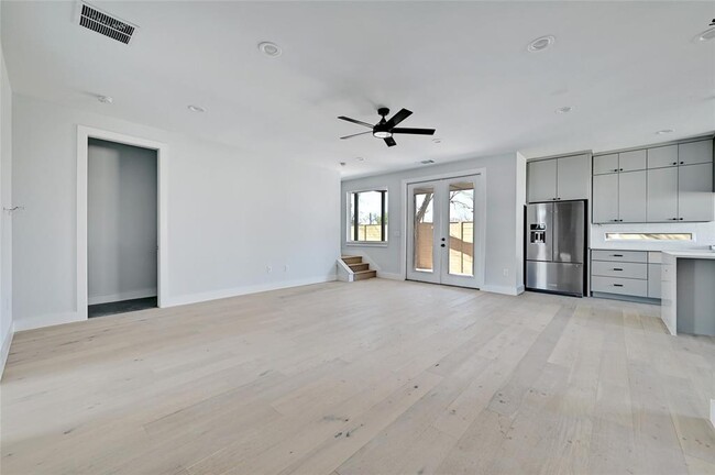 Building Photo - 8428 Hathaway Dr
