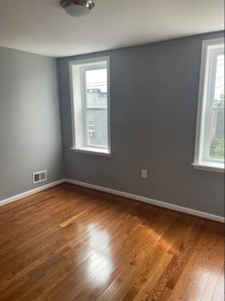 Building Photo - 1608 N Milton Ave