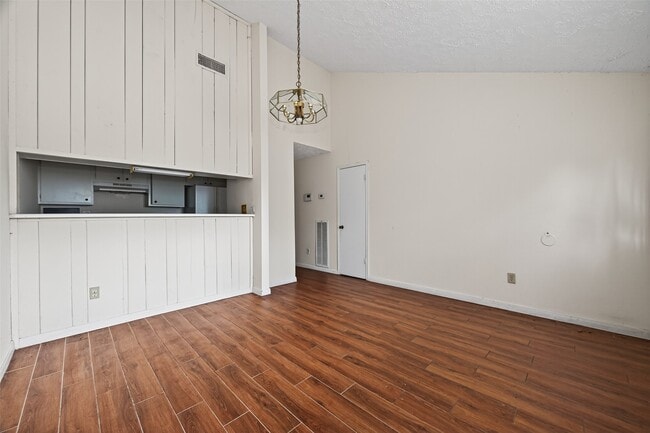 Building Photo - 10913 Bexley Dr