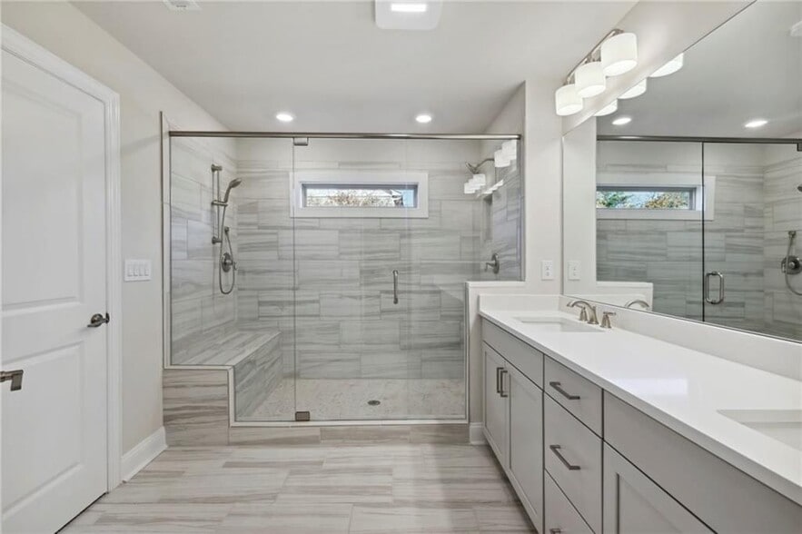 Building Photo - 1358 Live Oak Ln