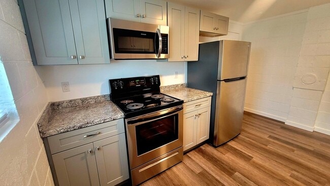 Building Photo - 118 N Old Church St