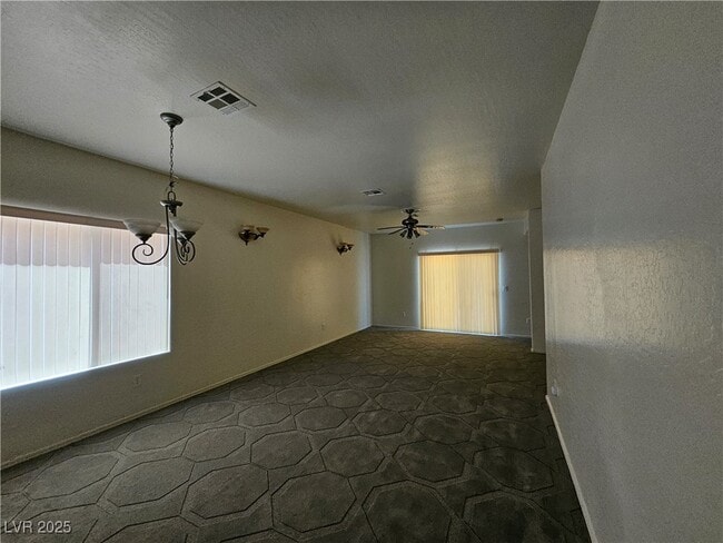 Building Photo - 7637 Fieldfare Dr