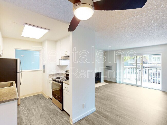 Building Photo - 521 Alameda del Prado