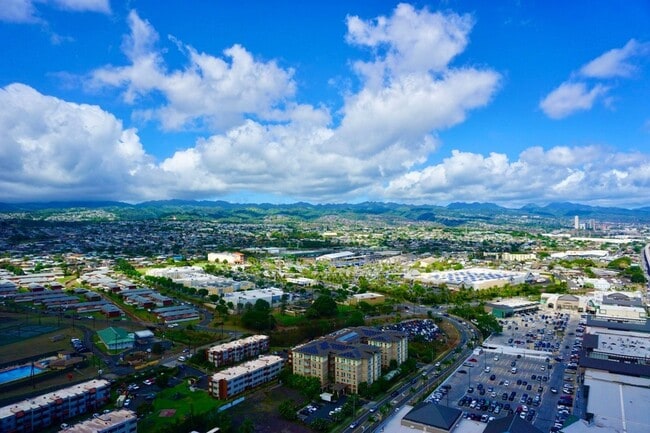 Building Photo - RENOVATED, PENTHOUSE VIEWS - Studio Unit i...