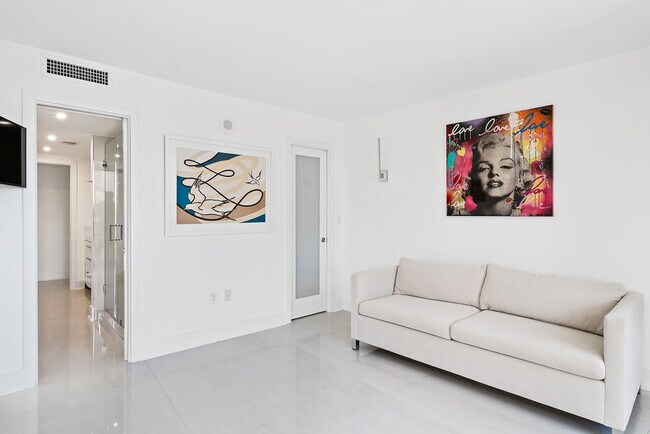 Building Photo - 1200 S Flagler Dr