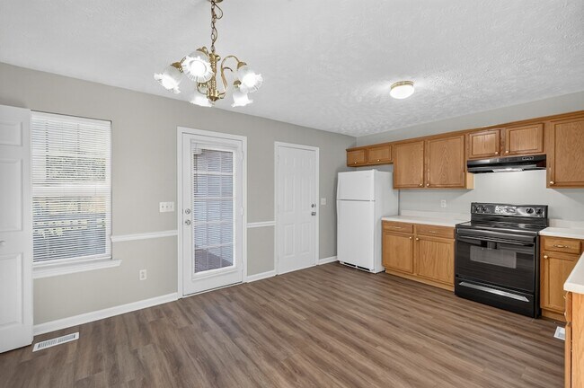 Building Photo - 2109 Dothan Dr