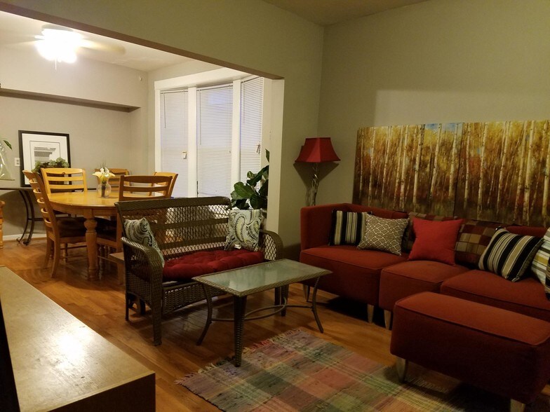 Building Photo - 2232 W Addison St