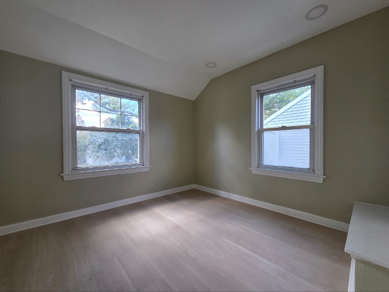 Building Photo - 4057 Bushnell Rd